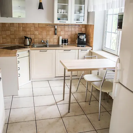 Dom Przy Lesie Nad Jeziorem Nyaraló